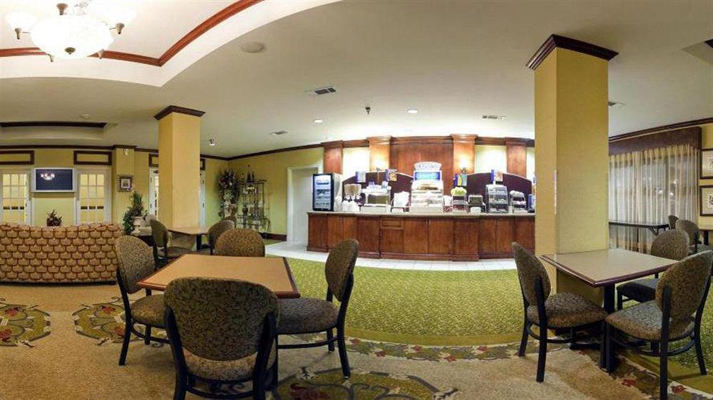 Holiday Inn Express Clanton Extérieur photo