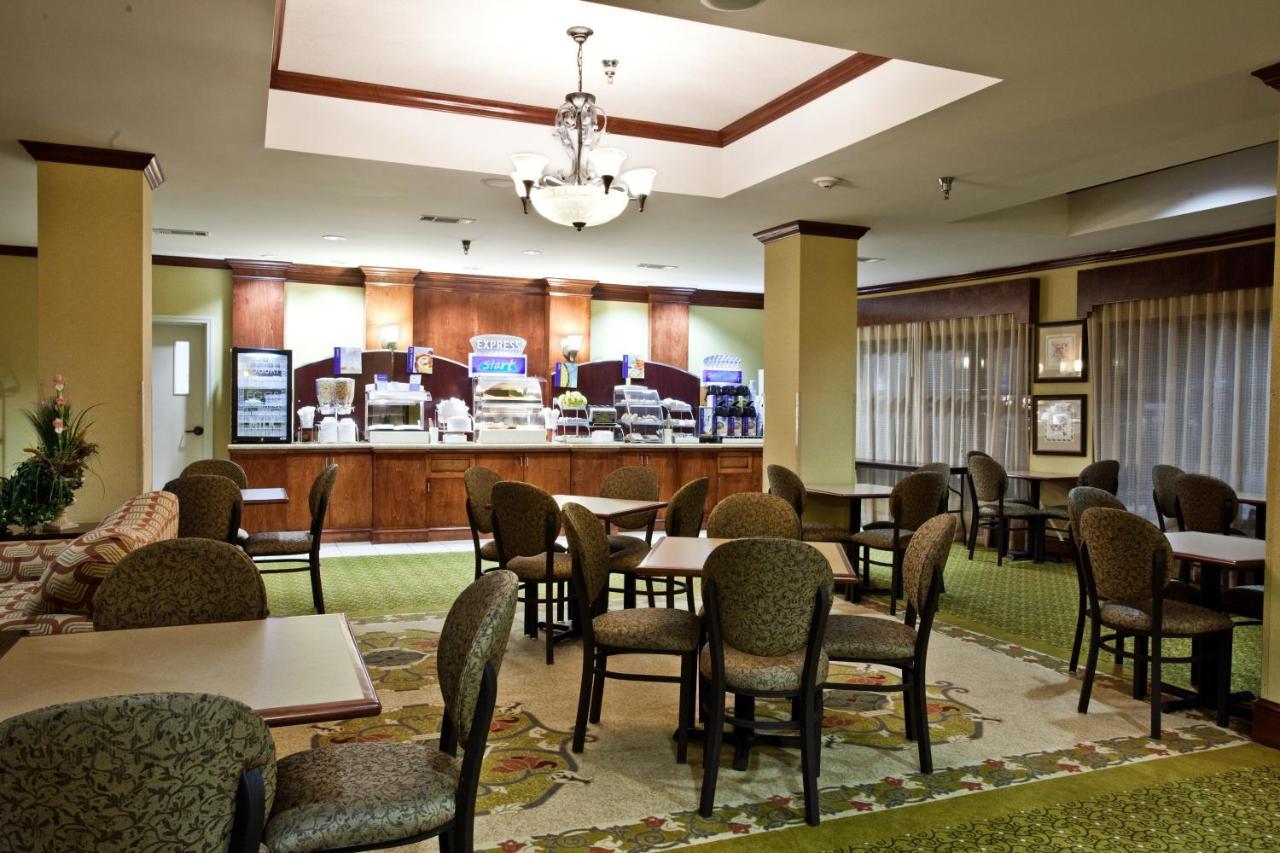 Holiday Inn Express Clanton Extérieur photo